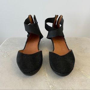 Gentle Souls ‘Noa' Elastic Strap d'Orsay Sandal